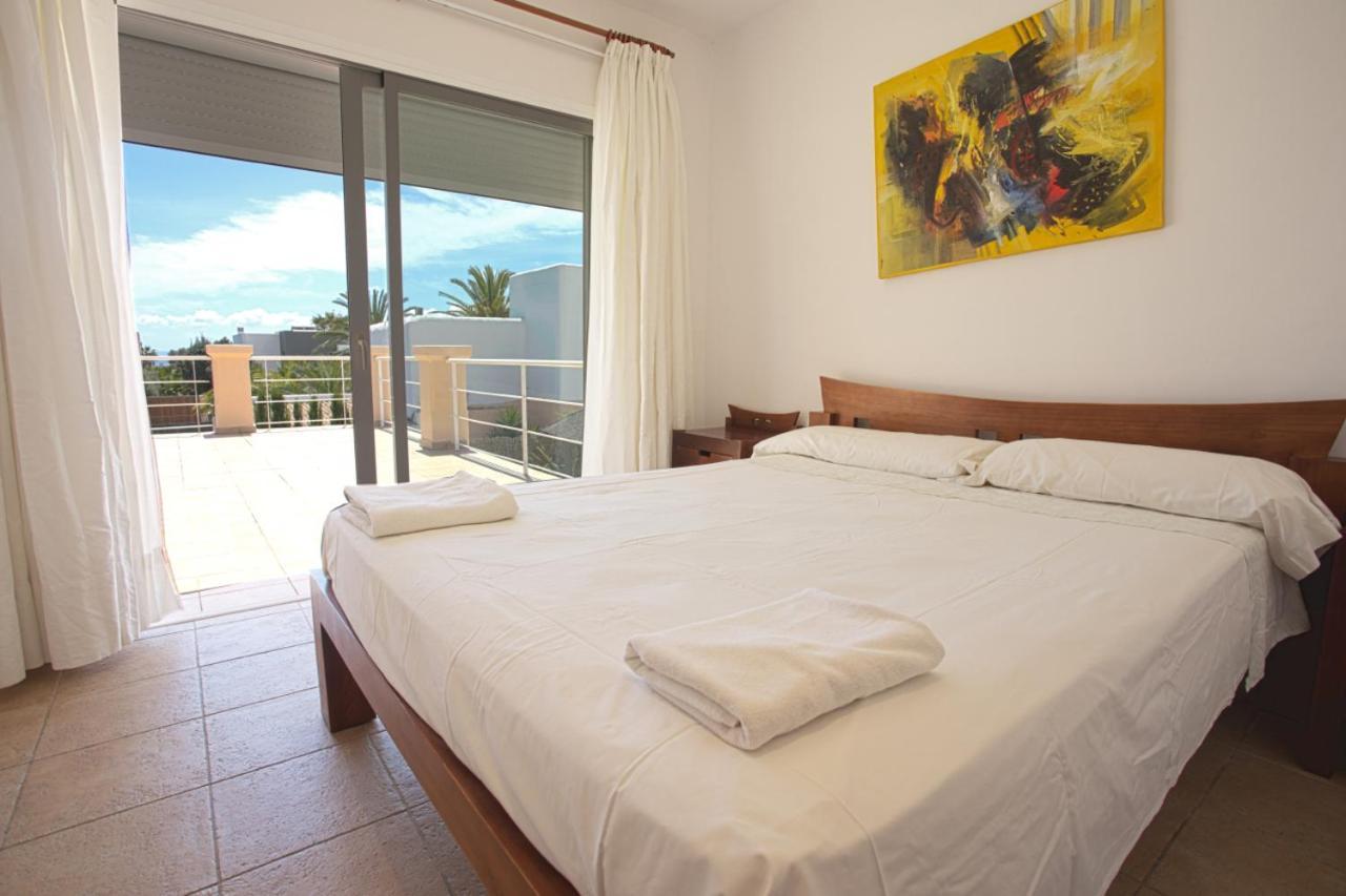 Villa Tom Is Near To Playa Den Bossa Sant Jordi de ses Salines Zewnętrze zdjęcie