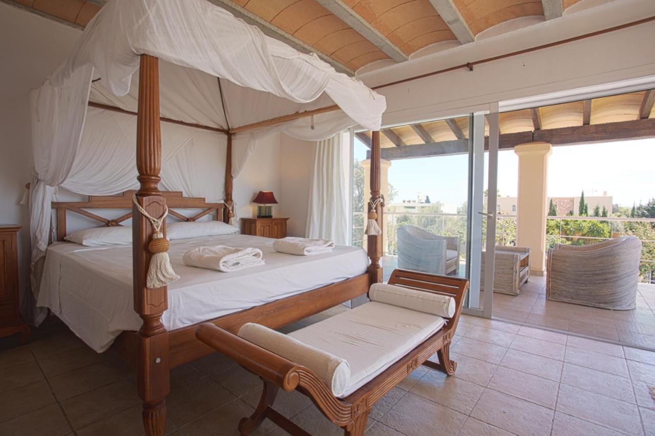 Villa Tom Is Near To Playa Den Bossa Sant Jordi de ses Salines Zewnętrze zdjęcie